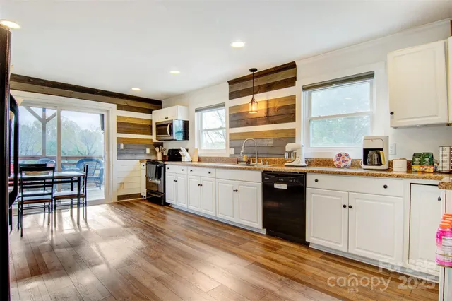 $279,990 | 403 Spruce Street Southwest, Lenoir, NC 28645