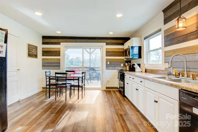 $279,990 | 403 Spruce Street Southwest, Lenoir, NC 28645