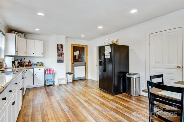 $279,990 | 403 Spruce Street Southwest, Lenoir, NC 28645