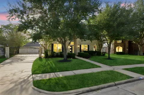 $548,800 | 1906 Blue Water Bay Drive, Katy, TX 77494