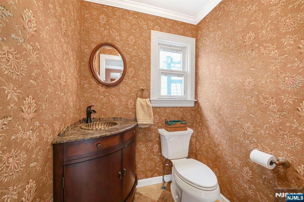 125 Rutgers Place Nutley, NJ 07110 - Photo 6 of 31