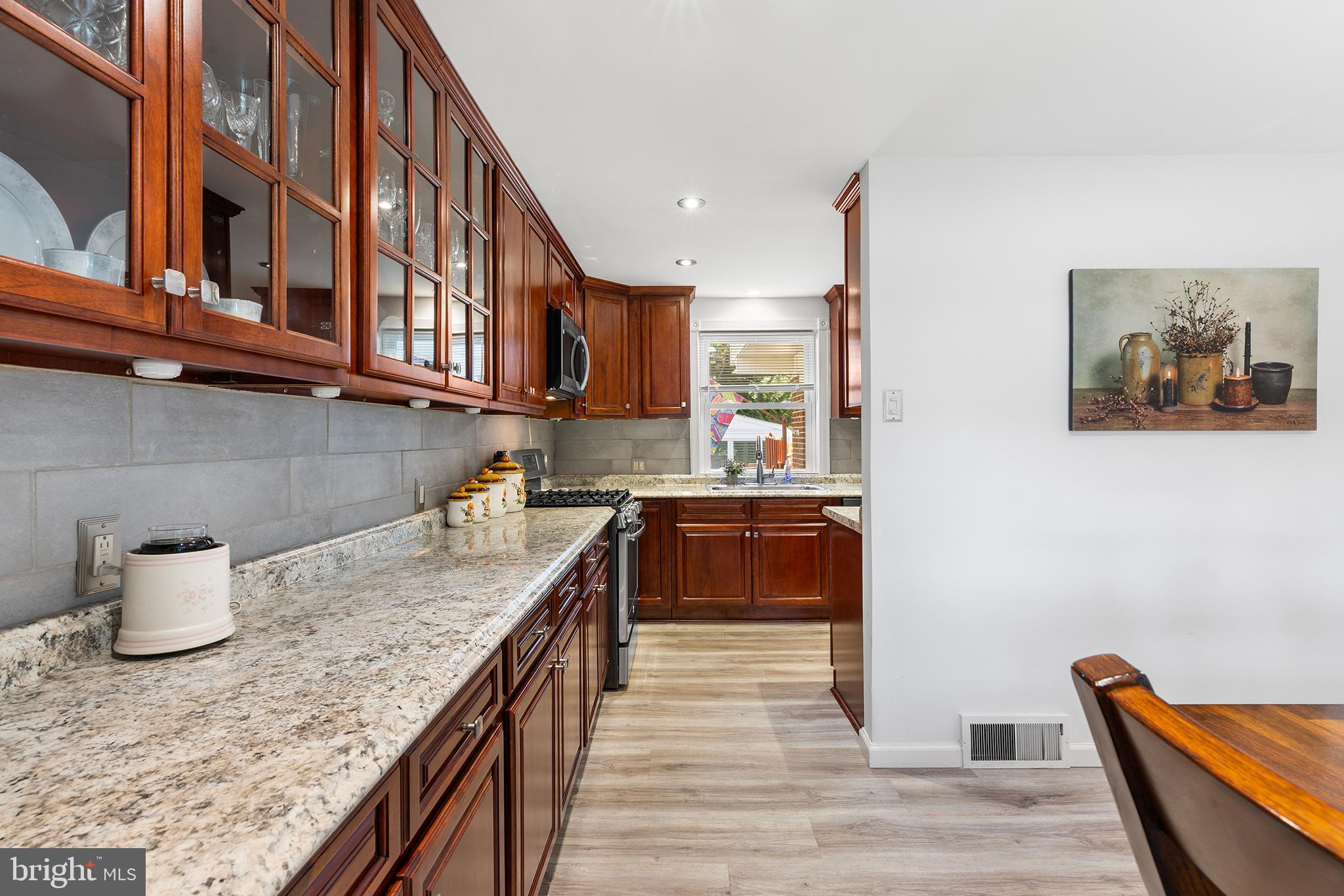 539 Scenic Road Springfield, PA 19064 - Photo 8 of 37