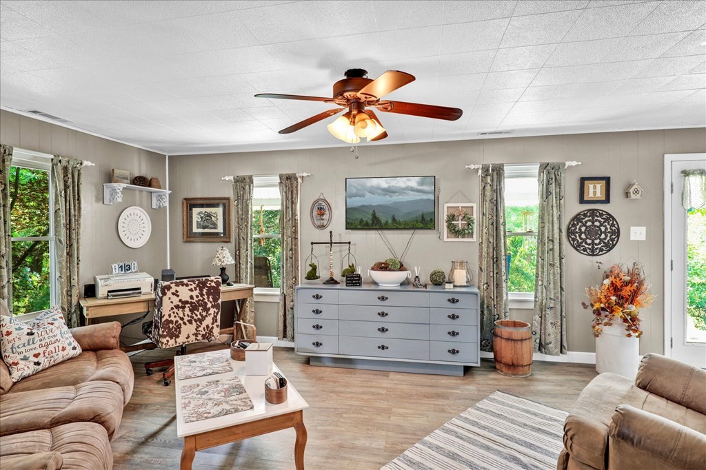 1352 Helton Road Sevierville, TN 37876 - Photo 17 of 21