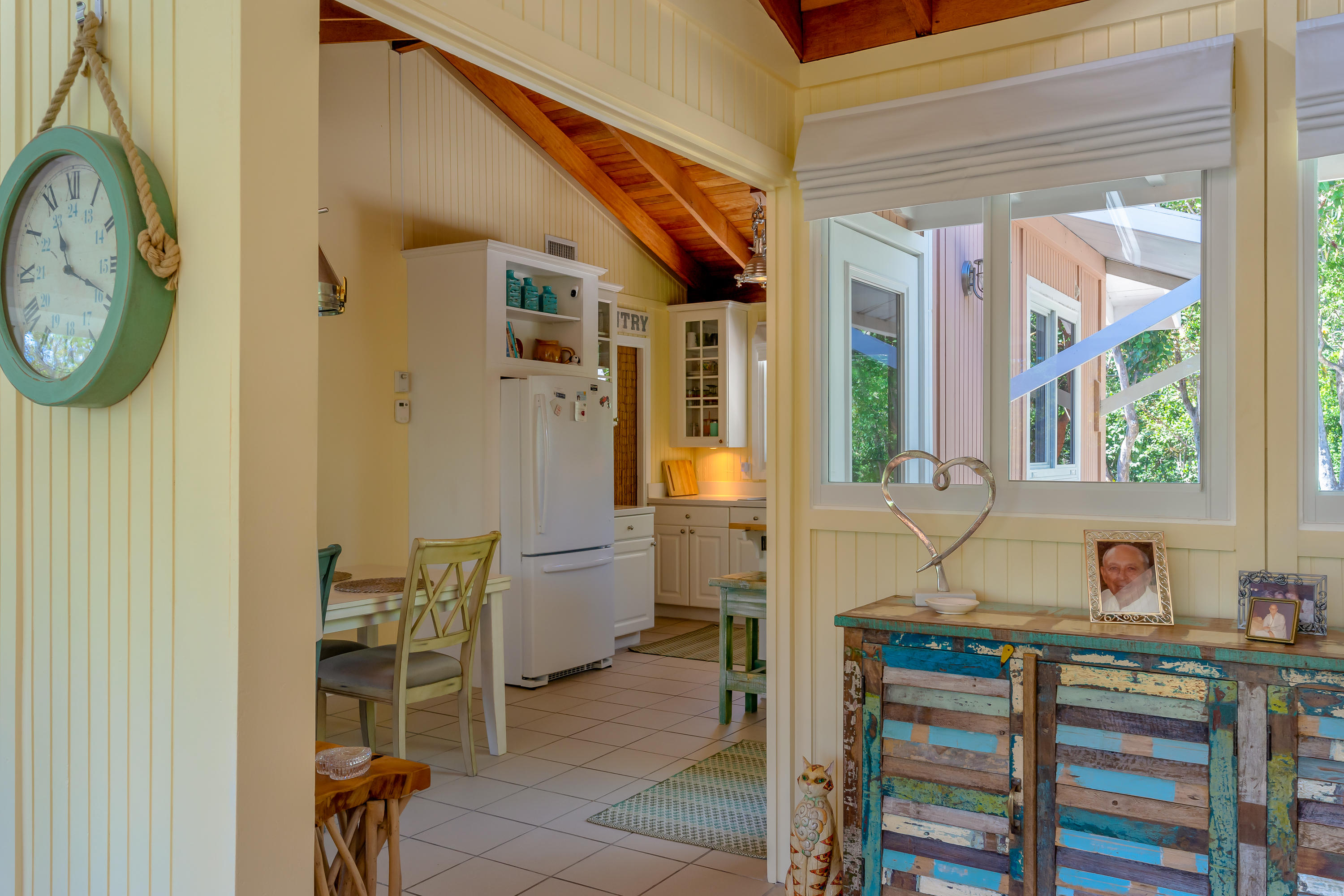 280 Key Honey Road Tavernier, FL 33070 - Photo 23 of 41 Charming Interior