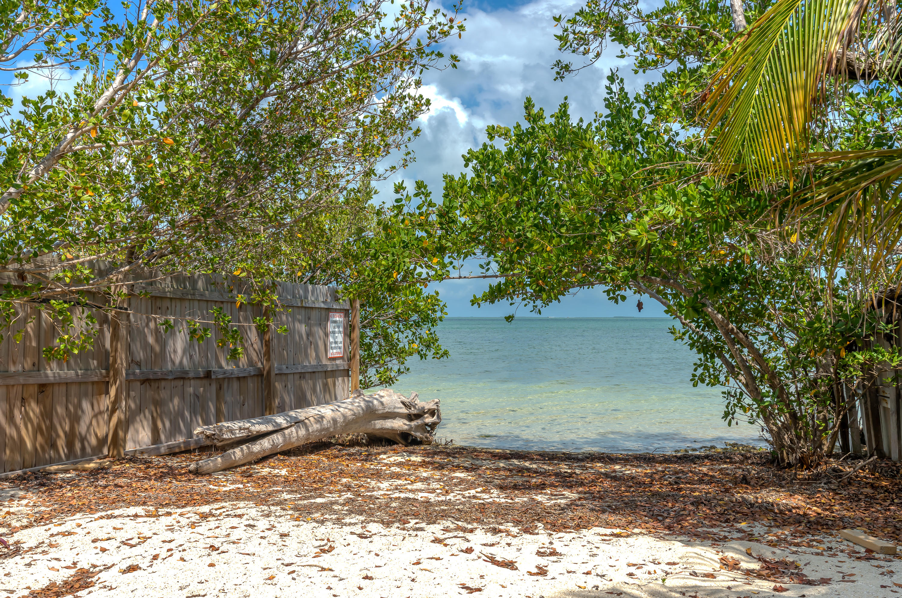 280 Key Honey Road Tavernier, FL 33070 - Photo 41 of 41 Launch your Kayak Here