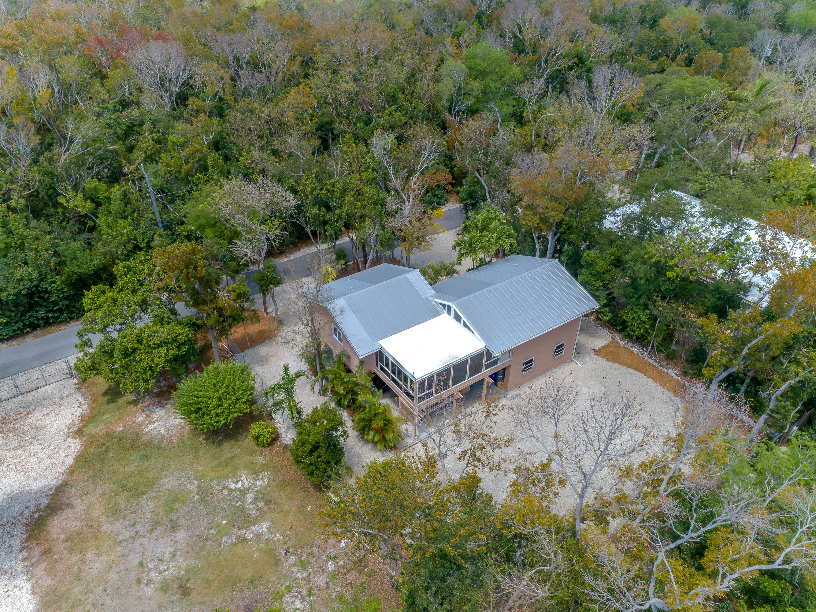 280 Key Honey Road Tavernier, FL 33070 - Photo 8 of 41 Wooded Neighborhood