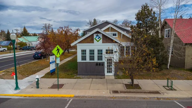 a front view of house with yard