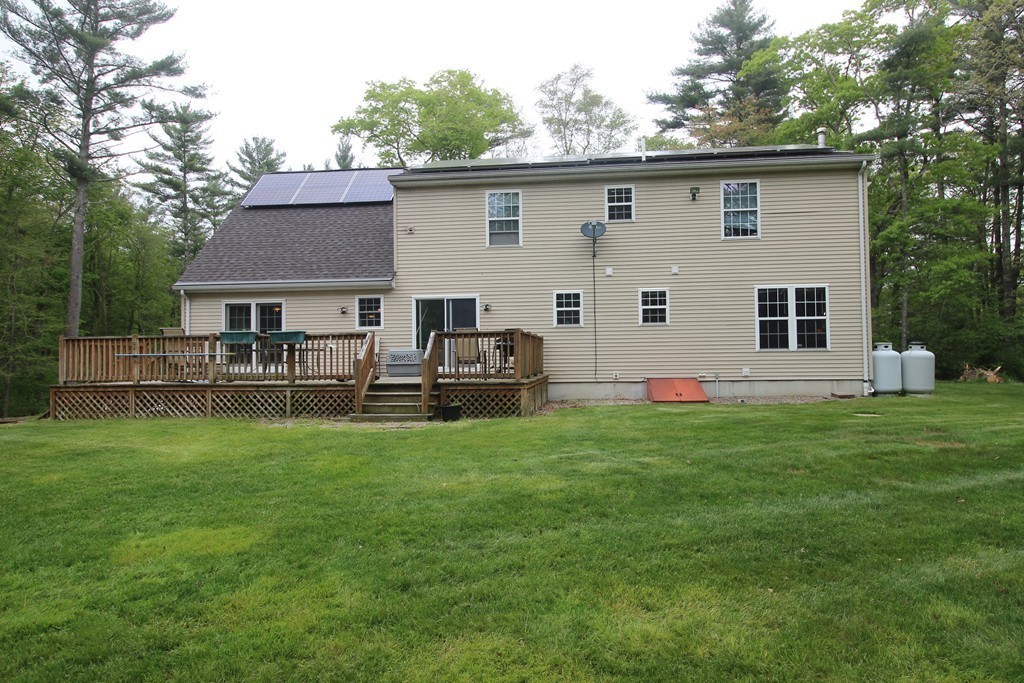 137 Quanapoag Road Freetown, MA 02717 - Photo 3 of 24 Gallery Image 3