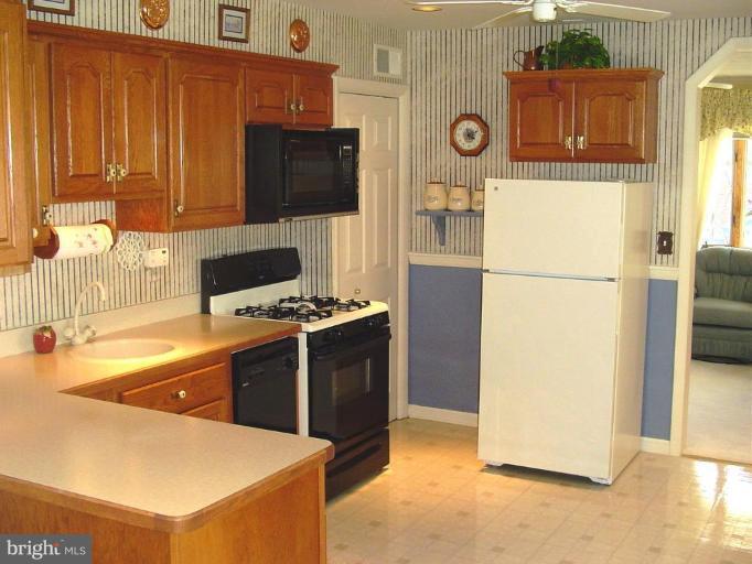 18 Chandelle Road Middle River, MD 21220 - Photo 14 of 24 Kitchen