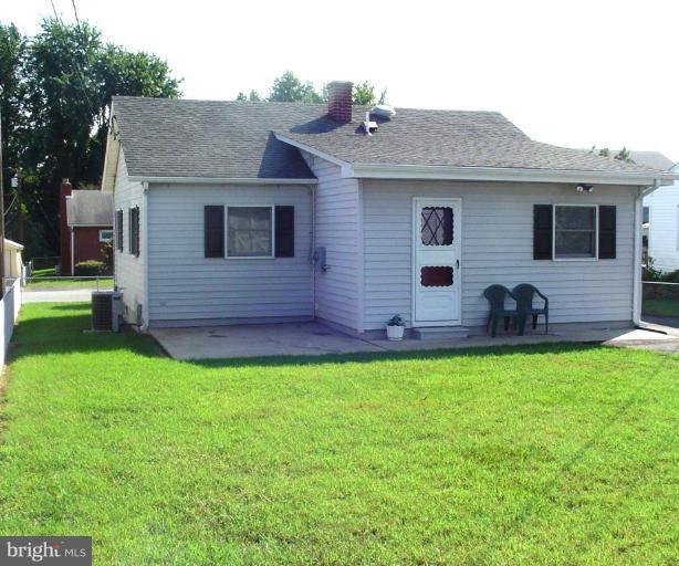 18 Chandelle Road Middle River, MD 21220 - Photo 7 of 24 Exterior (Rear)