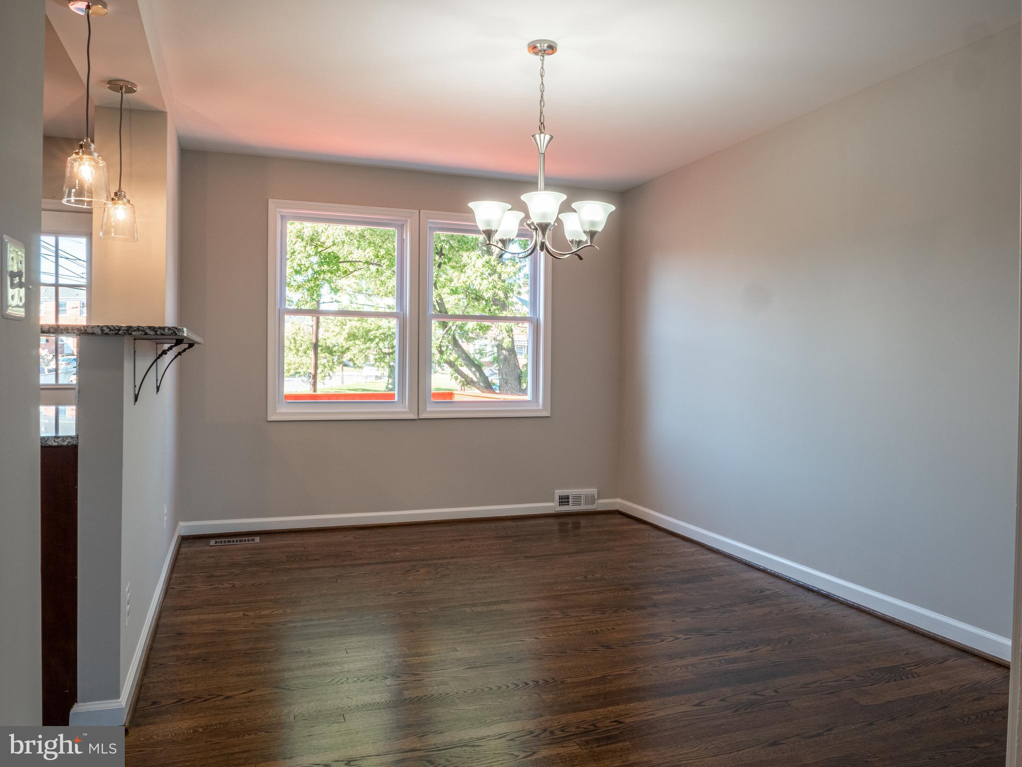 1304 Kitmore Road Baltimore, MD 21239 - Photo 5 of 29 Dining Room with breakfast bar