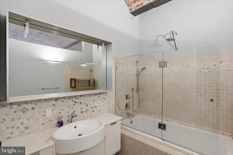 $465,000 | 105 South 12th Street, Unit 401, Philadelphia, PA 19107
