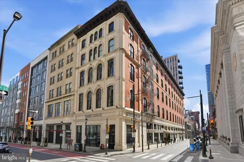 $465,000 | 105 South 12th Street, Unit 401, Philadelphia, PA 19107