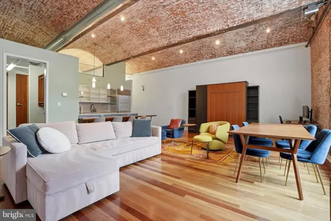 $465,000 | 105 South 12th Street, Unit 401, Philadelphia, PA 19107