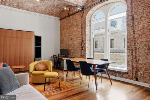 $465,000 | 105 South 12th Street, Unit 401, Philadelphia, PA 19107
