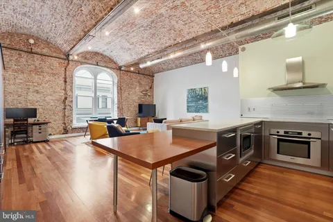 $465,000 | 105 South 12th Street, Unit 401, Philadelphia, PA 19107