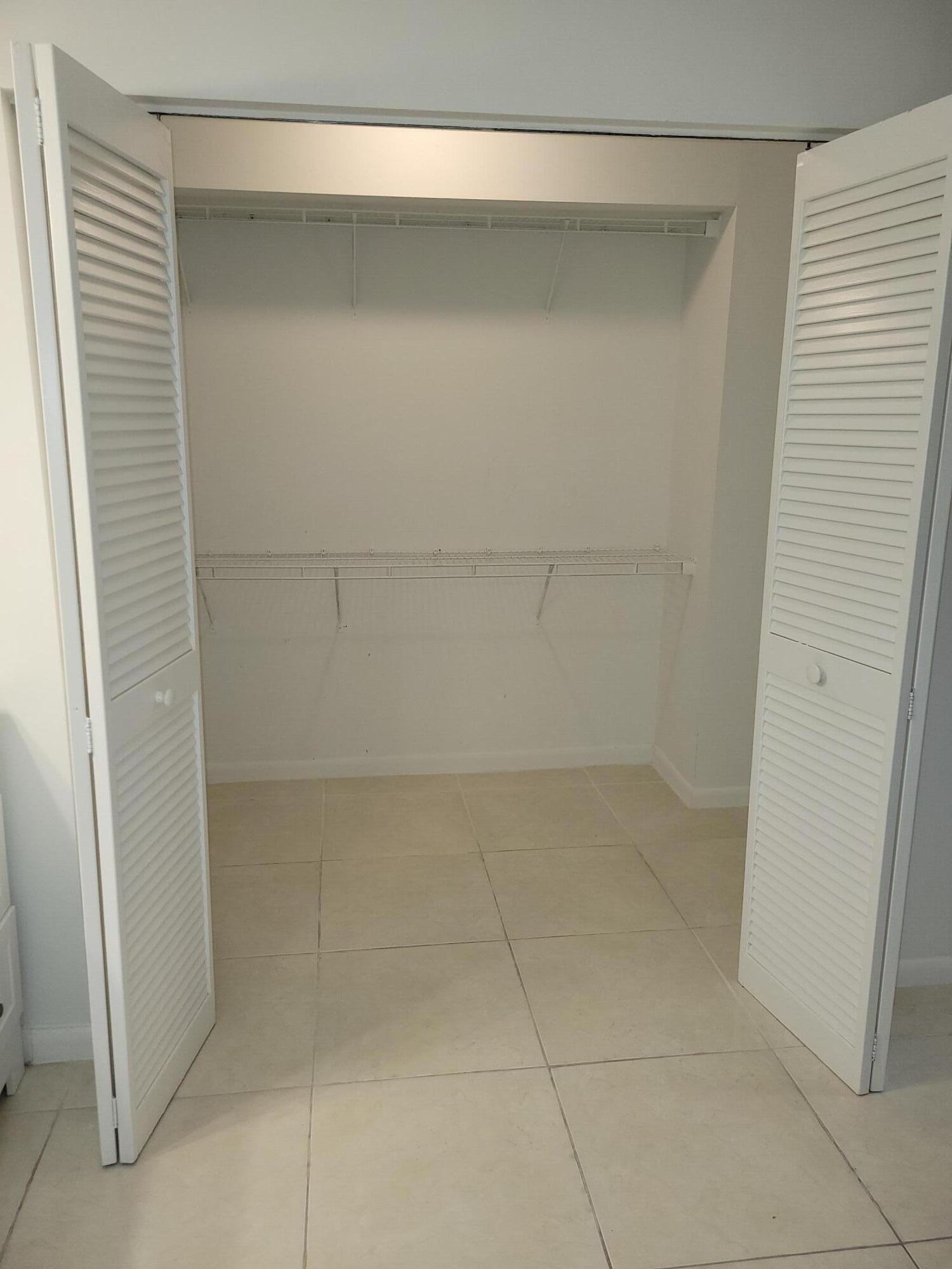 5321 Buckhead Circle, Unit 1020 Boca Raton, FL 33431 - Photo 9 of 13 a bathroom