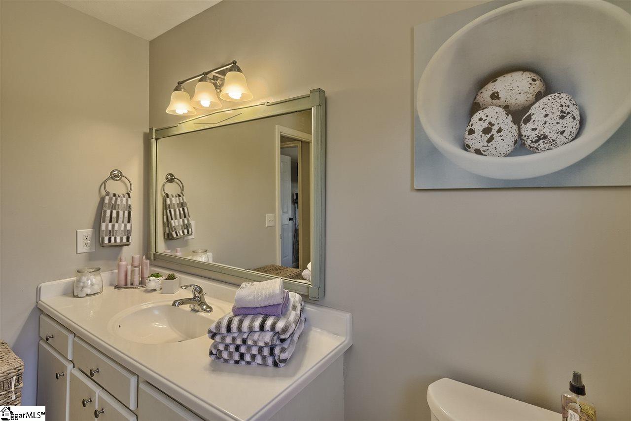 318 Quail Run Circle Fountain Inn, SC 29644 - Photo 14 of 33 Gallery Image 14