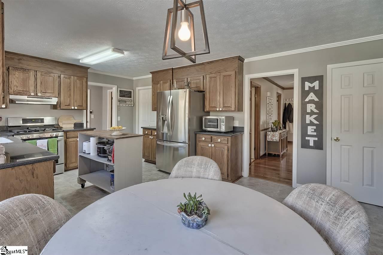 318 Quail Run Circle Fountain Inn, SC 29644 - Photo 3 of 33 Gallery Image 3