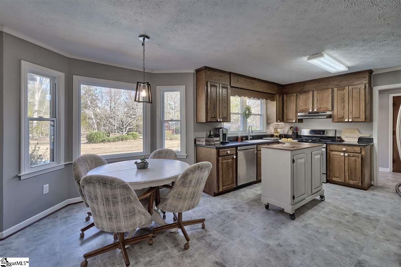 318 Quail Run Circle Fountain Inn, SC 29644 - Photo 4 of 33 Gallery Image 4