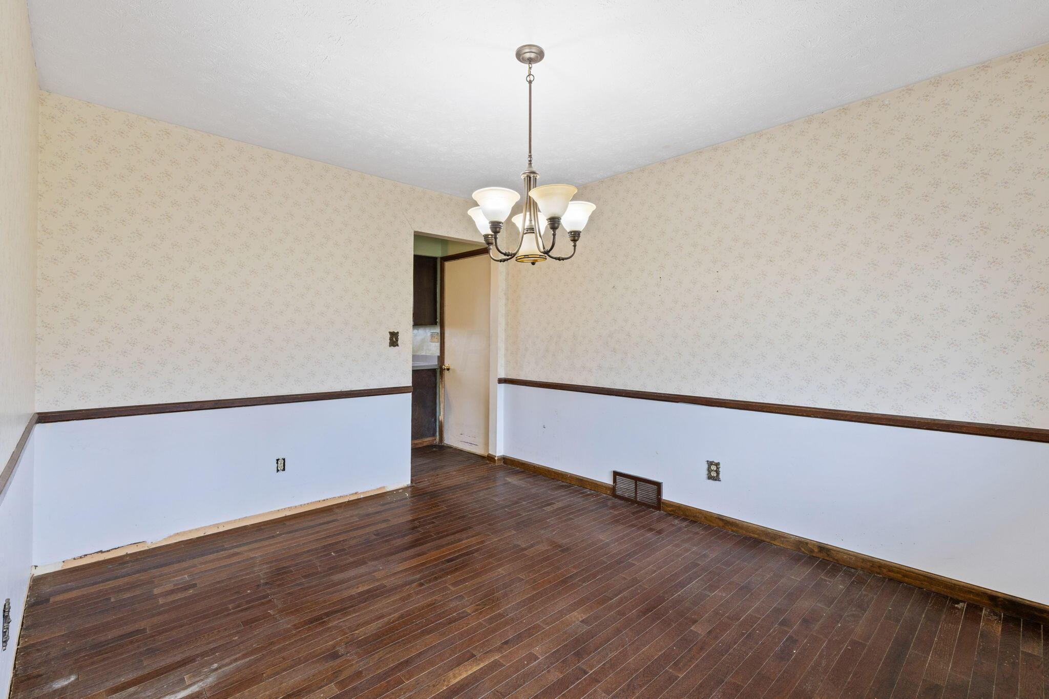 13272 Heimberger Road Northwest Baltimore, OH 43105 - Photo 7 of 32 11-web-or-mls-2024-3-5 13272 Heimberger