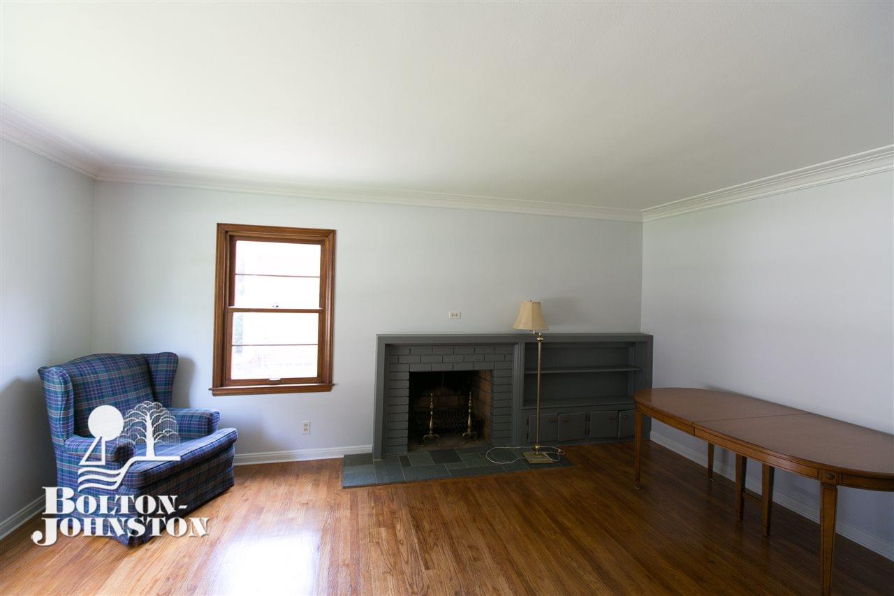 199 Ridgemont Road Grosse Pointe, MI 48236 - Photo 2 of 20 31325080-1.JPG