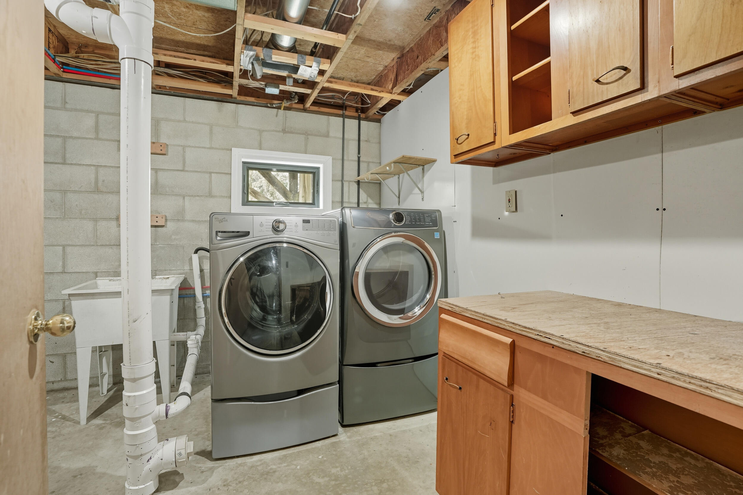 450 East Greening Road Chesterton, IN 46304 - Photo 27 of 56 a utility room with dryer and washer