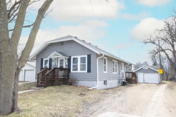 $199,900 | 303 Grove Street Southeast, Mapleton, MN 56065