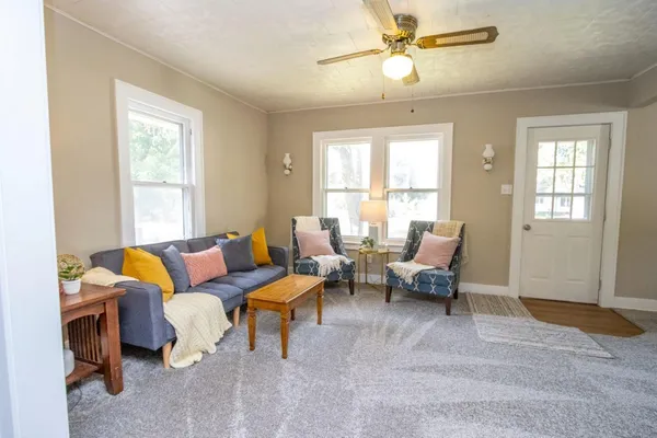 $199,900 | 303 Grove Street Southeast, Mapleton, MN 56065