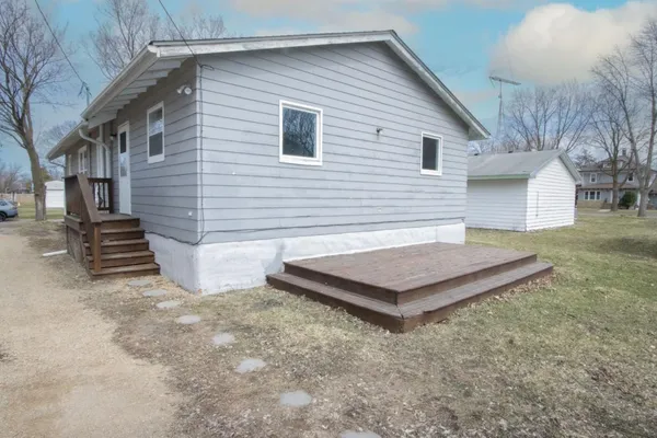 $199,900 | 303 Grove Street Southeast, Mapleton, MN 56065