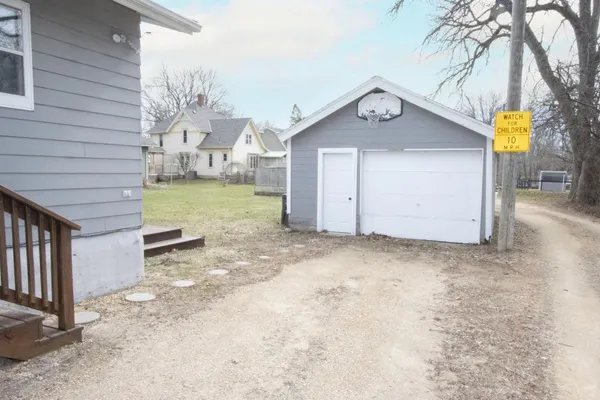 $199,900 | 303 Grove Street Southeast, Mapleton, MN 56065