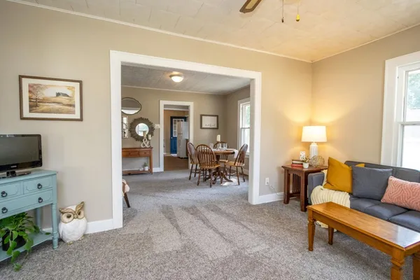 $199,900 | 303 Grove Street Southeast, Mapleton, MN 56065