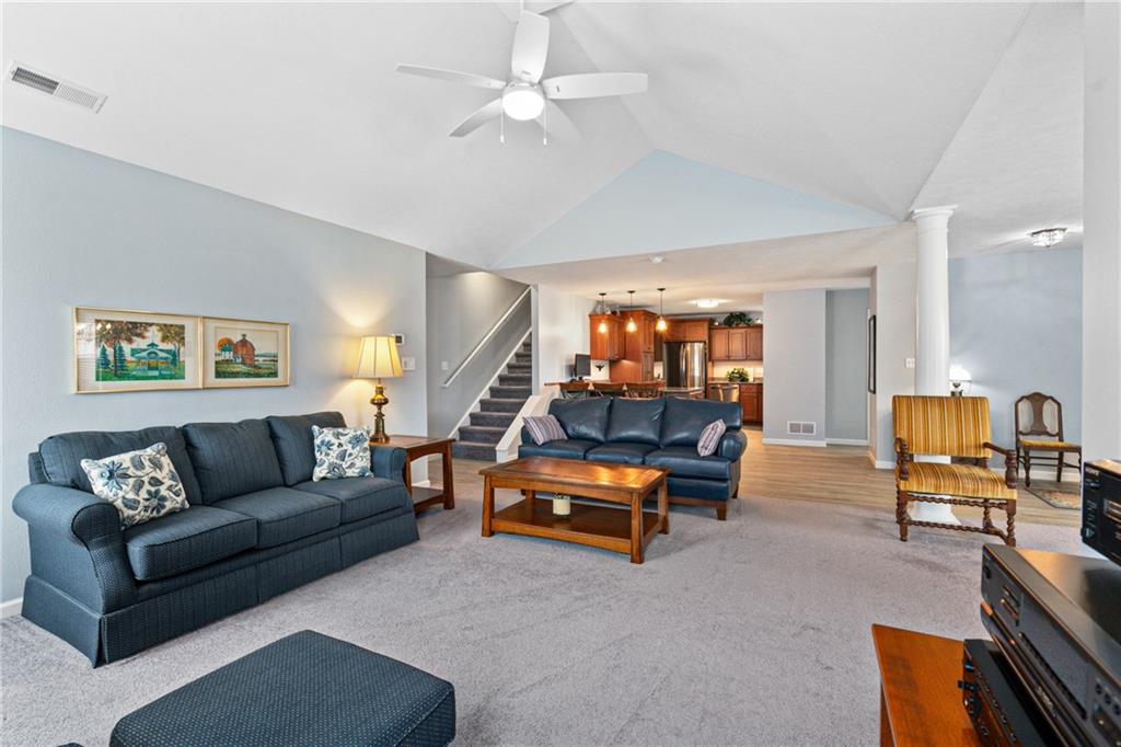 502 Stonecliff Lane Butler, PA 16001 - Photo 3 of 33