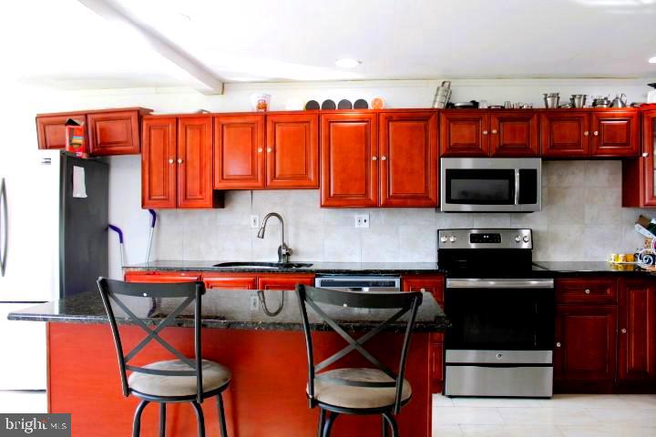 2429 Steven Road Huntingdon Valley, PA 19006 - Photo 13 of 38 Kitchen
