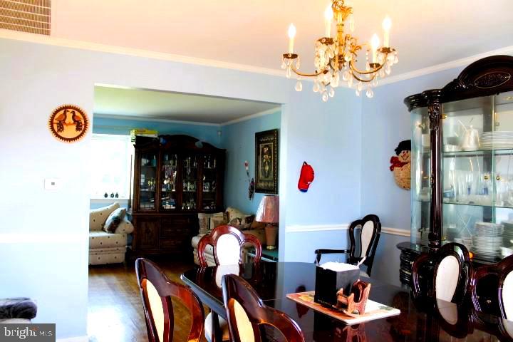 2429 Steven Road Huntingdon Valley, PA 19006 - Photo 9 of 38 Dining Room