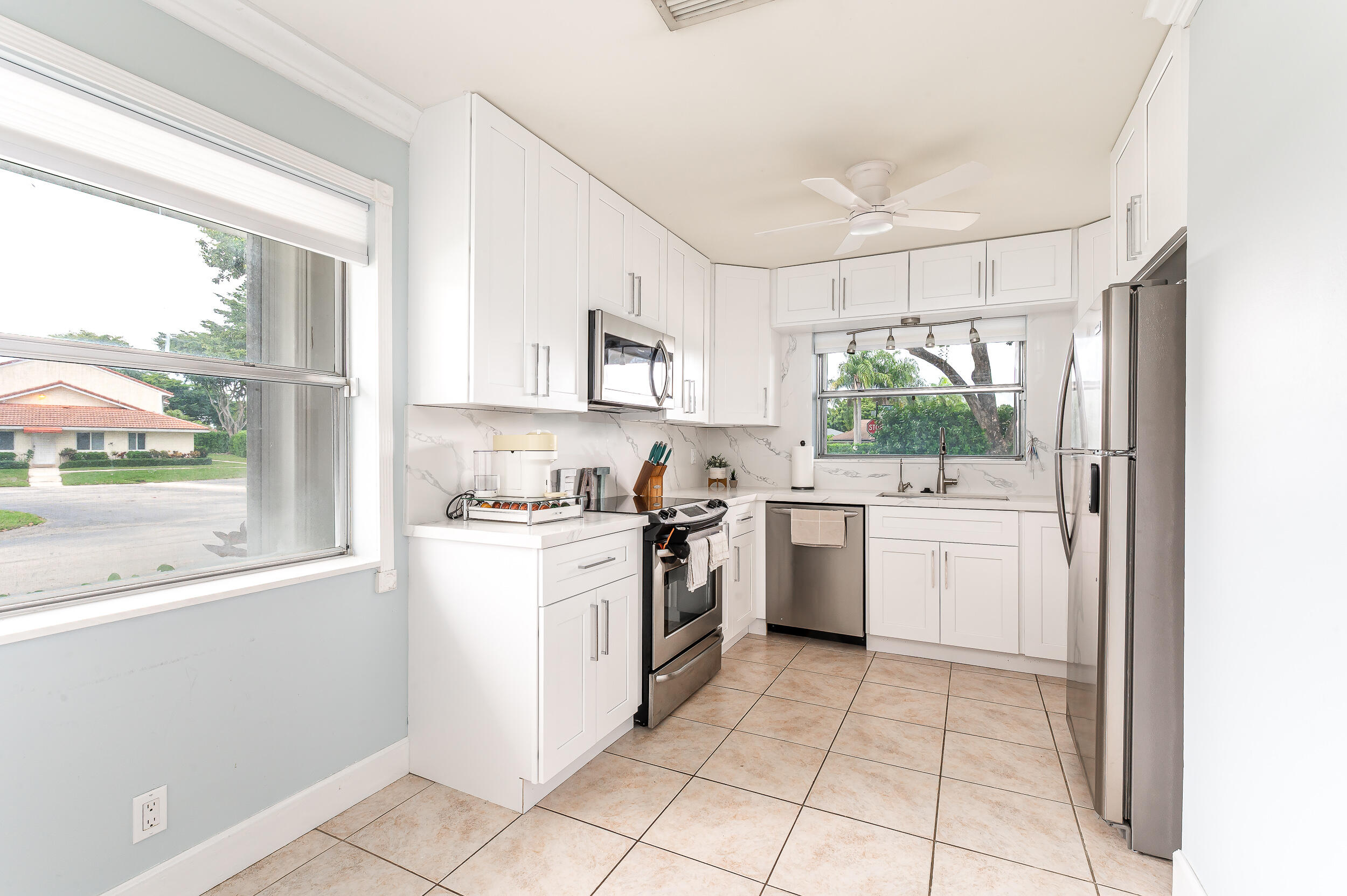 6269 Walk Circle Boca Raton, FL 33433 - Photo 5 of 27 photo-5