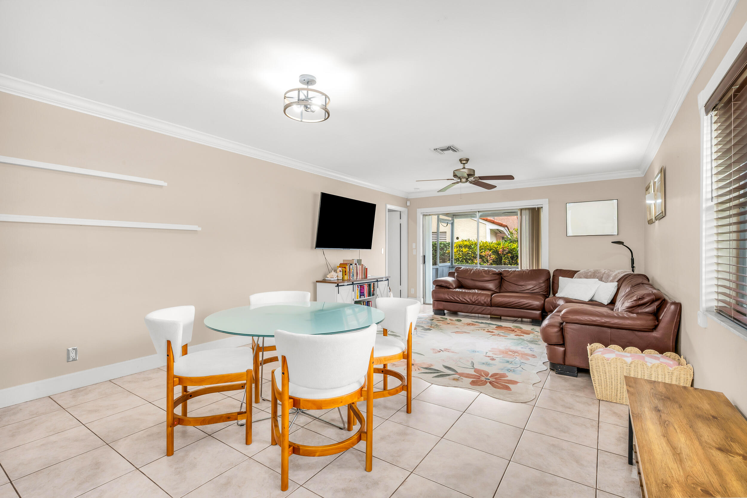 6269 Walk Circle Boca Raton, FL 33433 - Photo 9 of 27 photo-9