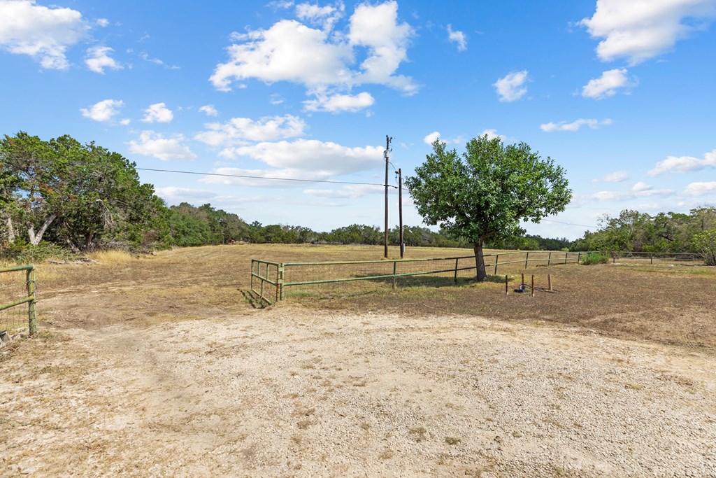 4547 Ranch Road Dripping Springs, TX 78620 - Photo 35 of 42 Gallery Image 35