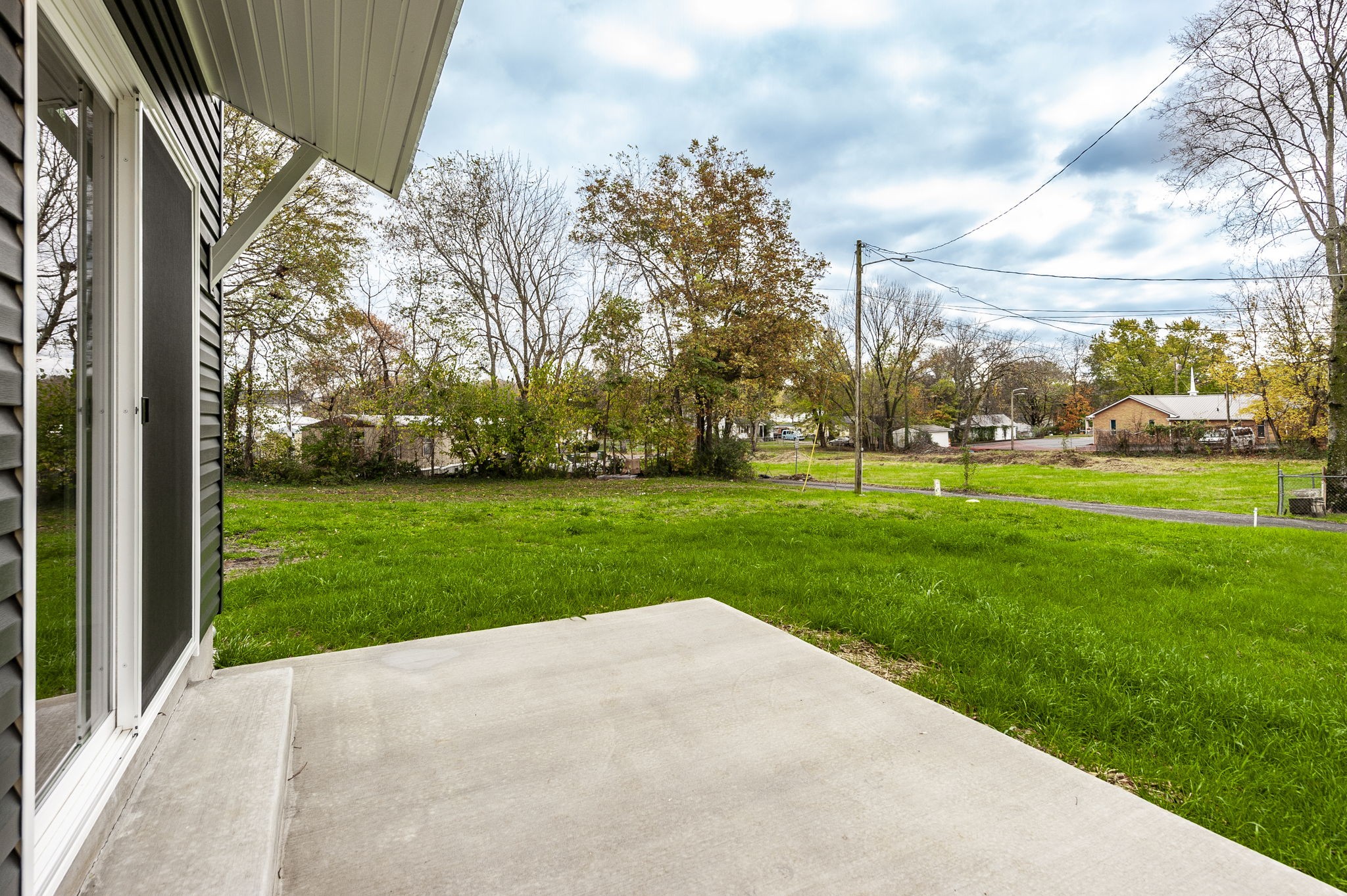 612 18th Avenue West Springfield, TN 37172 - Photo 25 of 29 Another view from the patio showing the nice yard. Perfect for plants or gardening