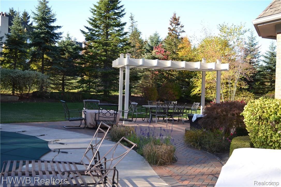 2799 South Addison Circle Rochester, MI 48306 - Photo 60 of 71 Perfect Backyard for Entertaining