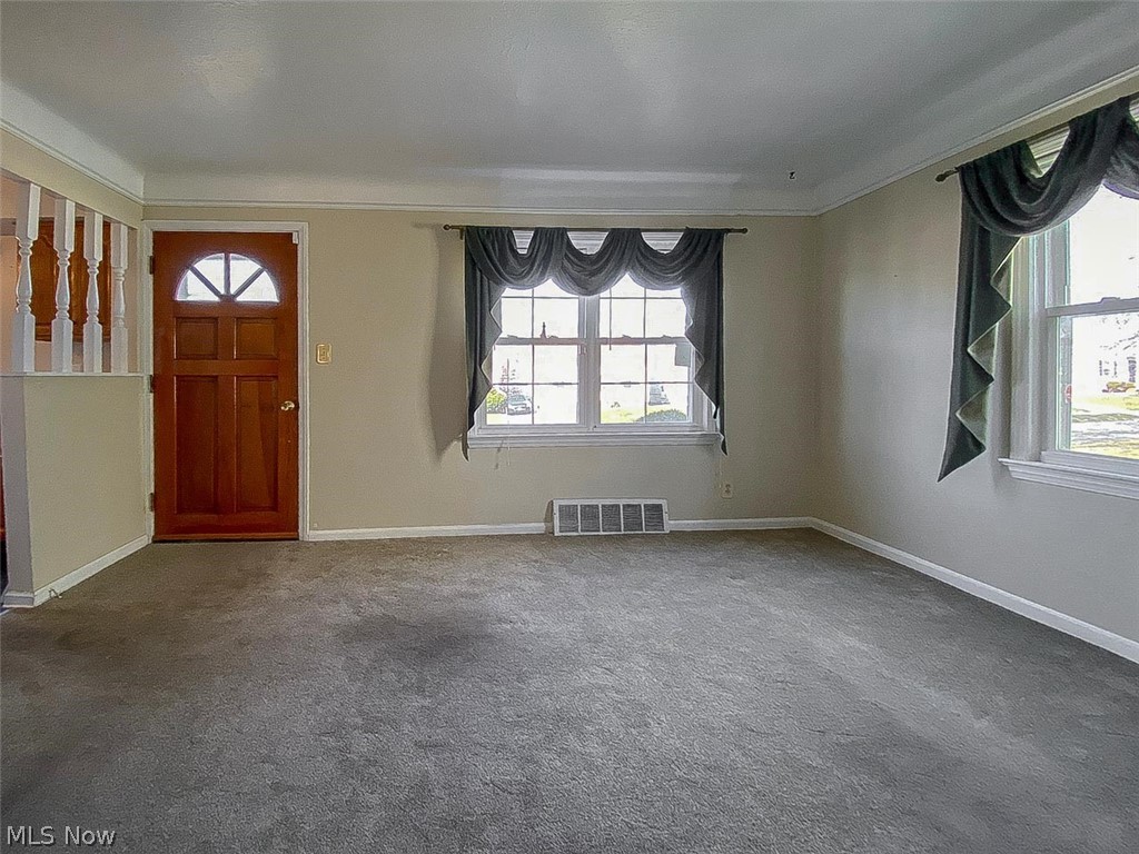 20702 Watson Road Maple Heights, OH 44137 - Photo 6 of 34 Gallery Image 6
