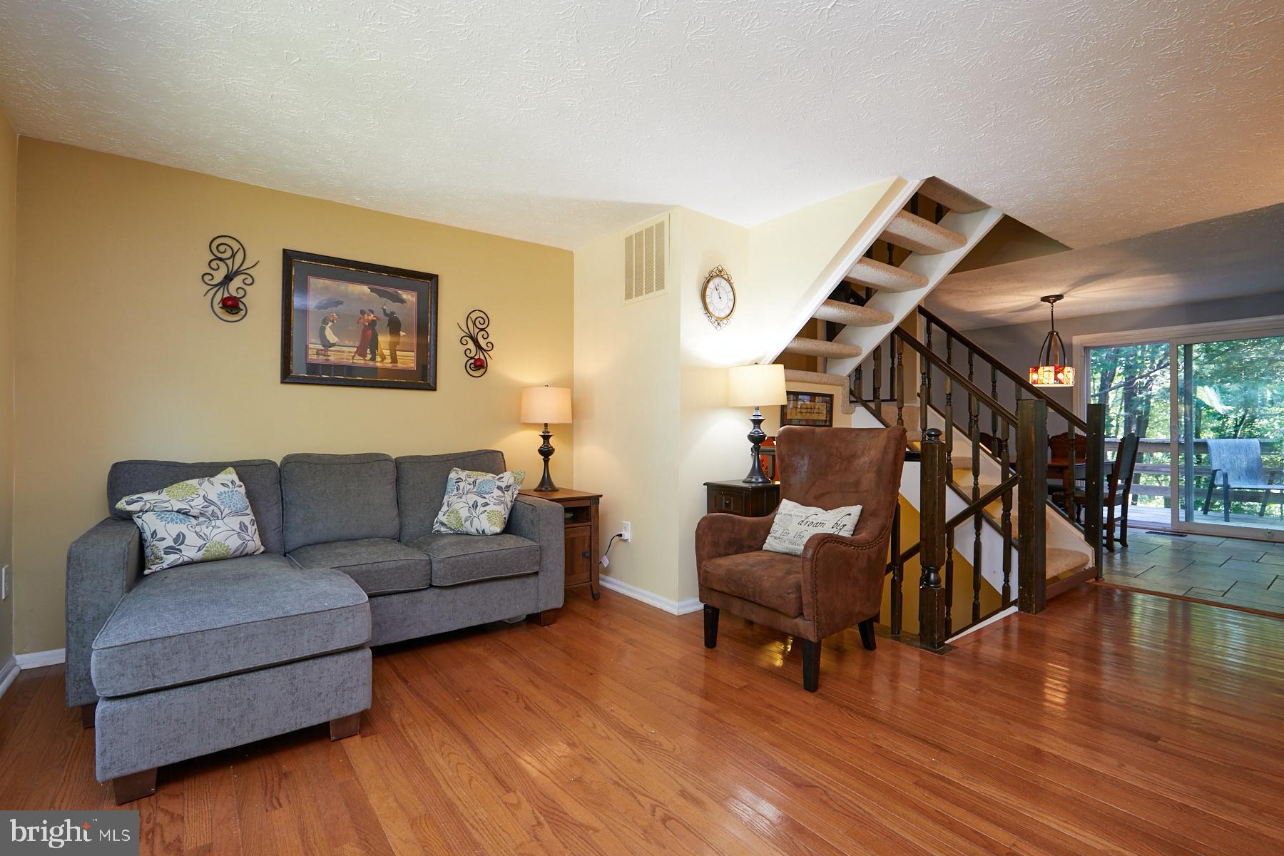10982 Granby Court Reston, VA 20191 - Photo 3 of 31 Gallery Image 3