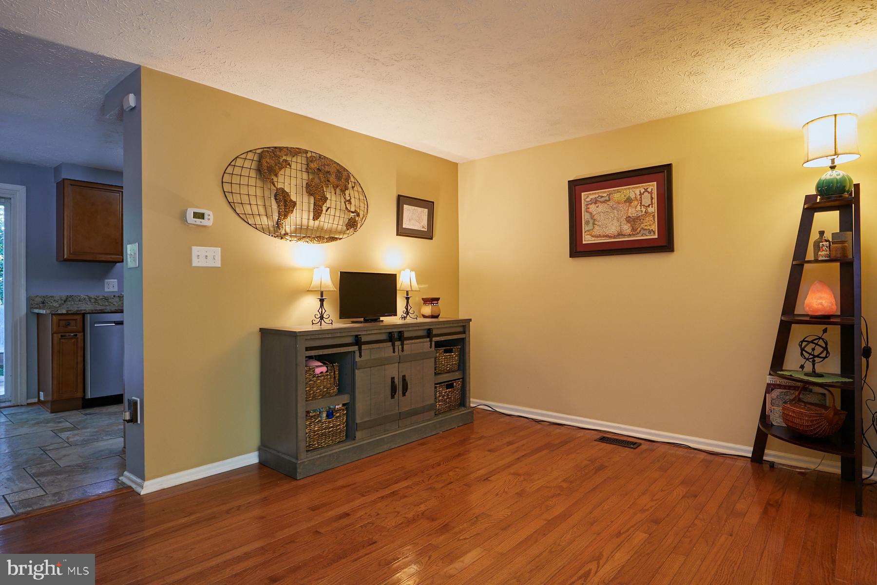 10982 Granby Court Reston, VA 20191 - Photo 8 of 31 Gallery Image 8