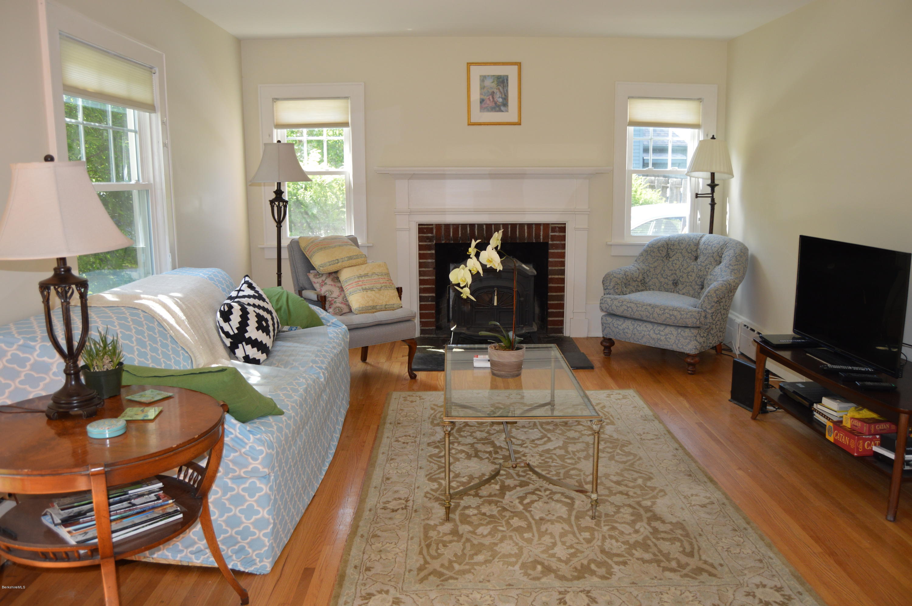 289 Gale Road Williamstown, MA 01267 - Photo 19 of 36 Living room