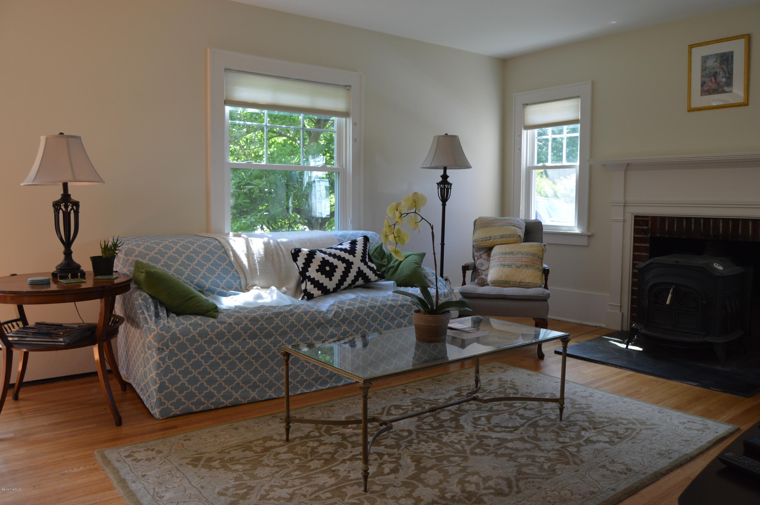 289 Gale Road Williamstown, MA 01267 - Photo 20 of 36 Living room2