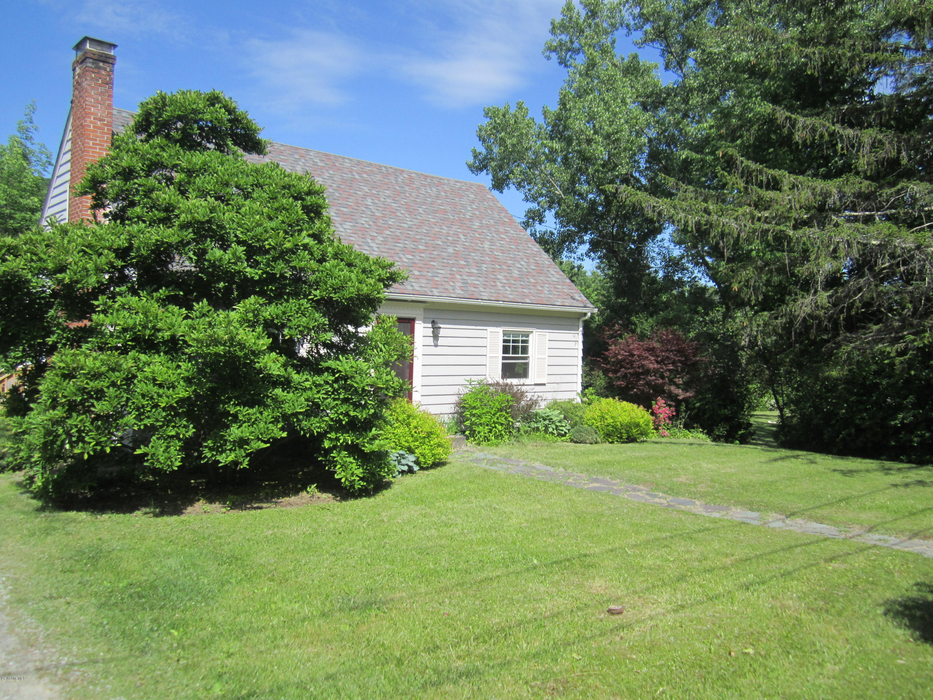 289 Gale Road Williamstown, MA 01267 - Photo 4 of 36 Front view 3