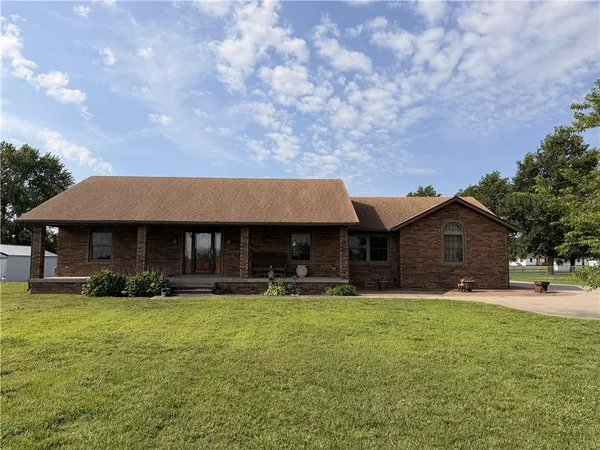 $315,000 | 1914 West Maple Street, Columbus, KS 66725