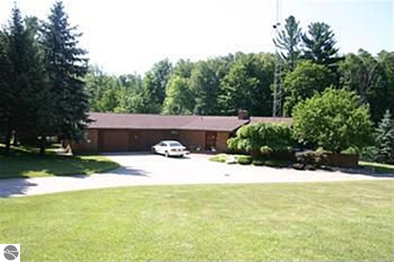 10150 Greenwood Road Gladwin, MI 48624 - Photo 1 of 14 1780647.JPG
