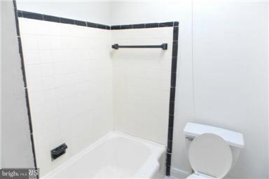 46 Upmanor Road Baltimore, MD 21229 - Photo 4 of 6 Bath