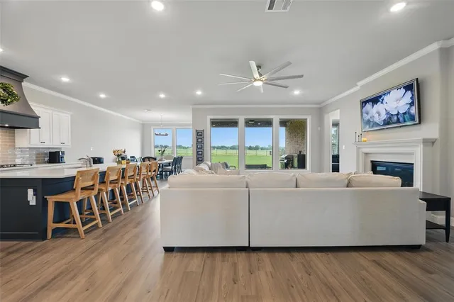 $589,000 | 132 Parkview Lane, Boyd, TX 76023